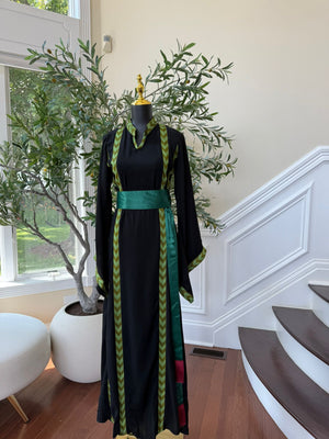 Emerald Legacy Embroidery Tatreez Thobe