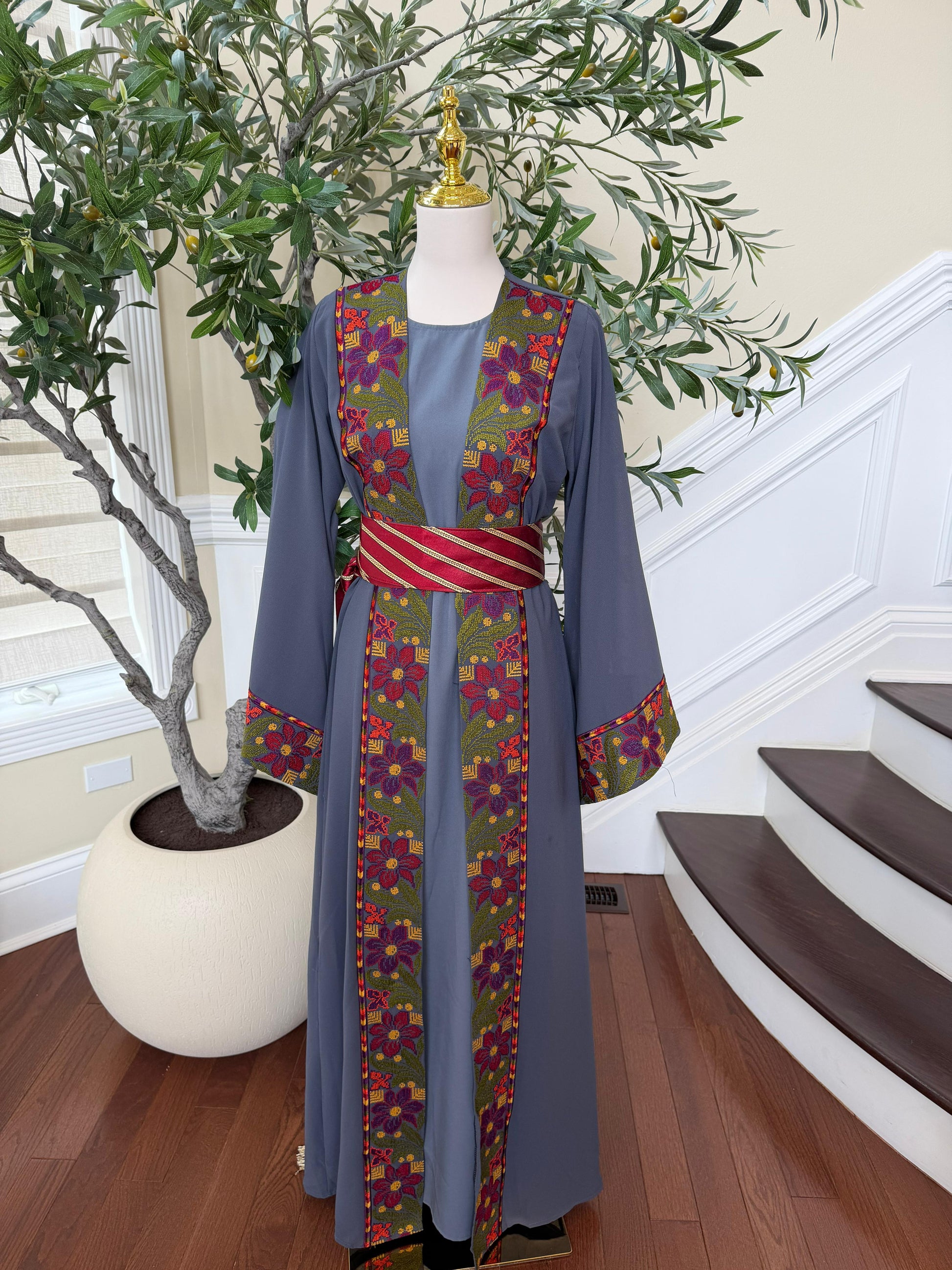 Grey Embroidery Floral Tatreez Thobe