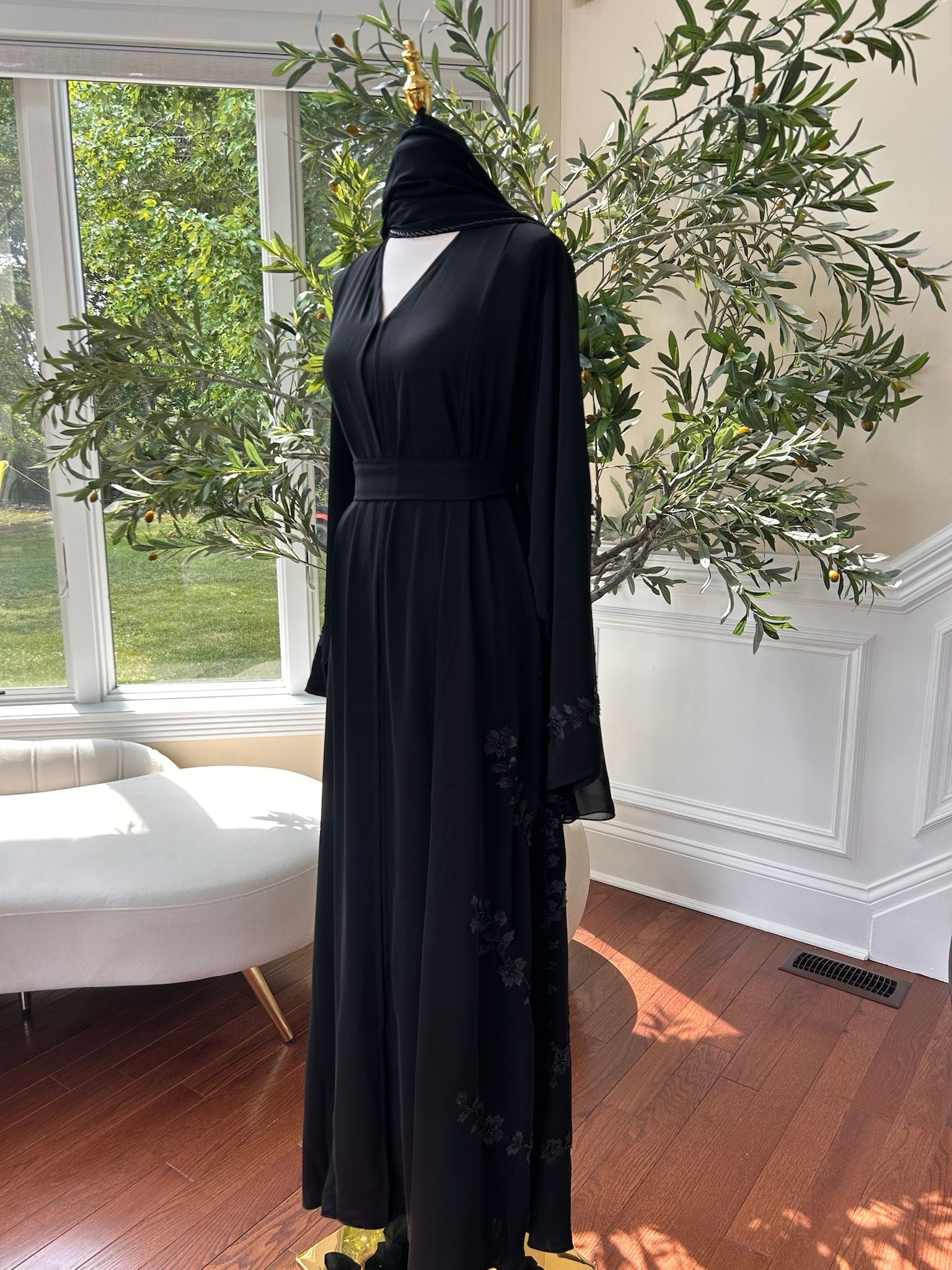 Black Floral Essence Charm Abaya