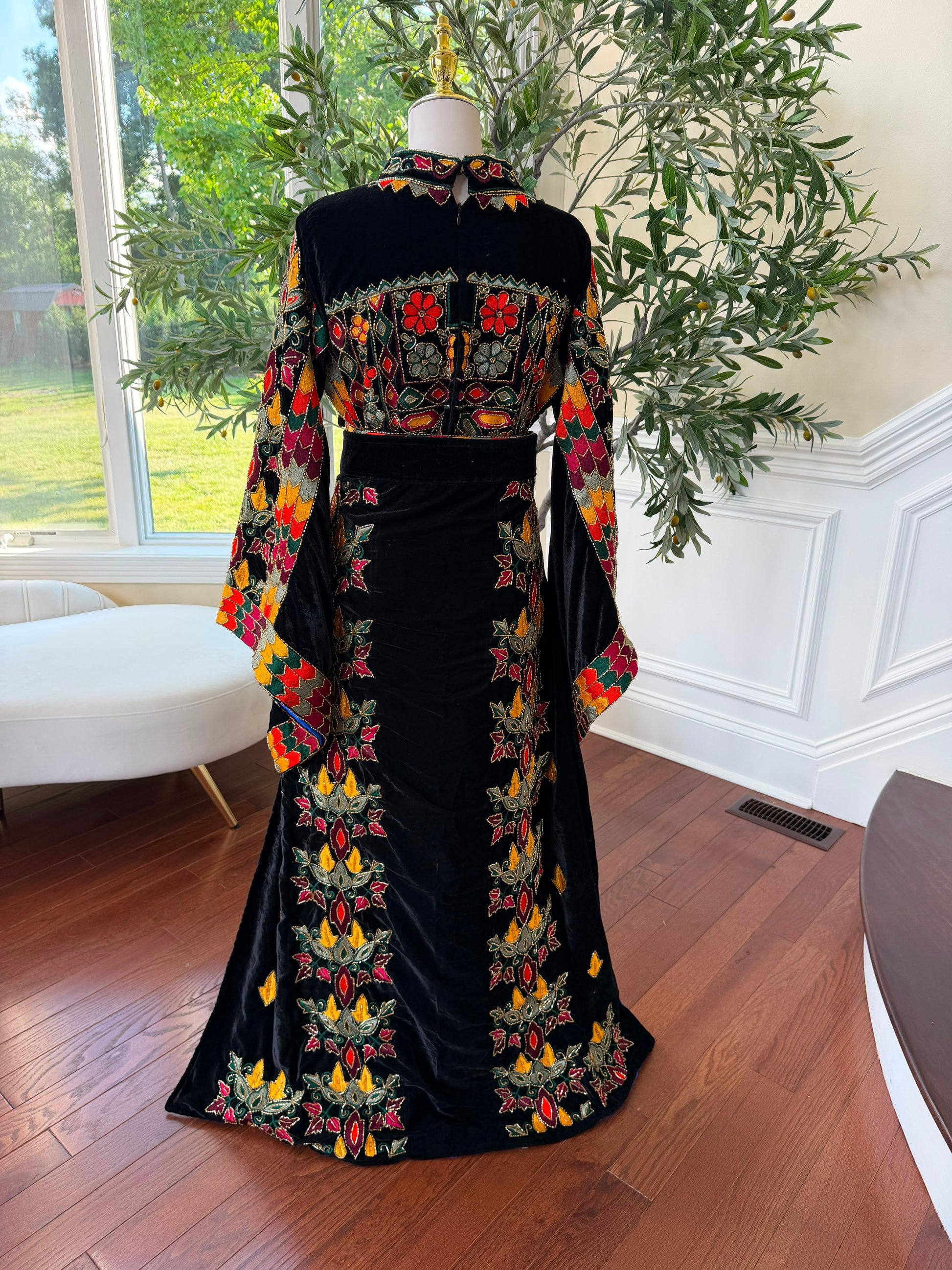 Black Beaded Stone Elegance Thobe