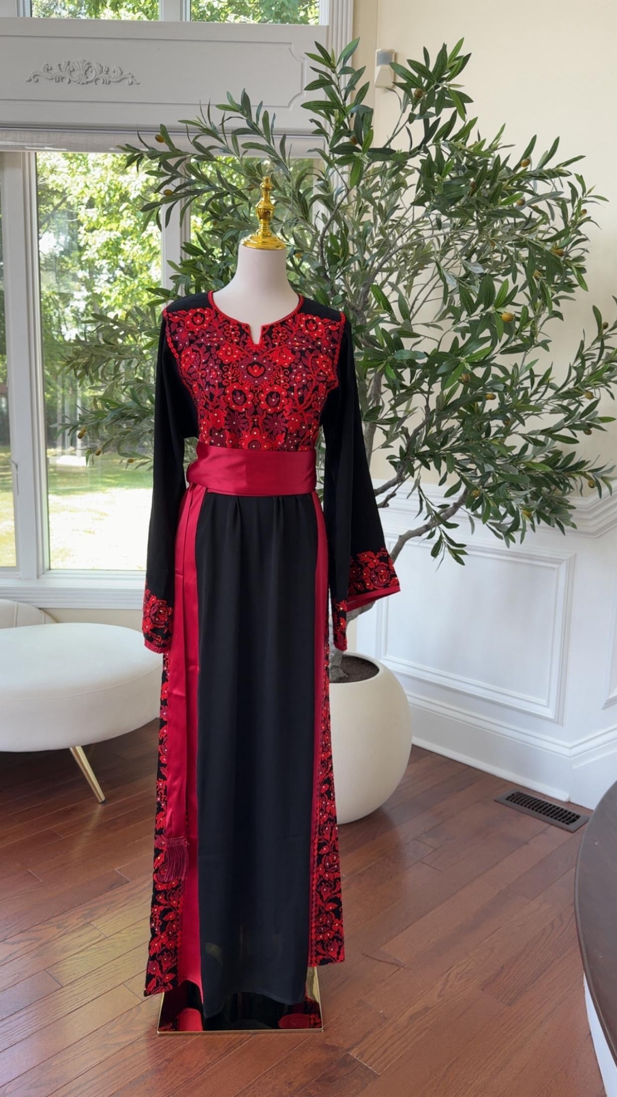 Red Tatreez Embroidery Thobe