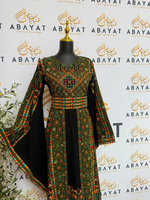 Elegant Black Embroidery Green Tatreez Thobe / A