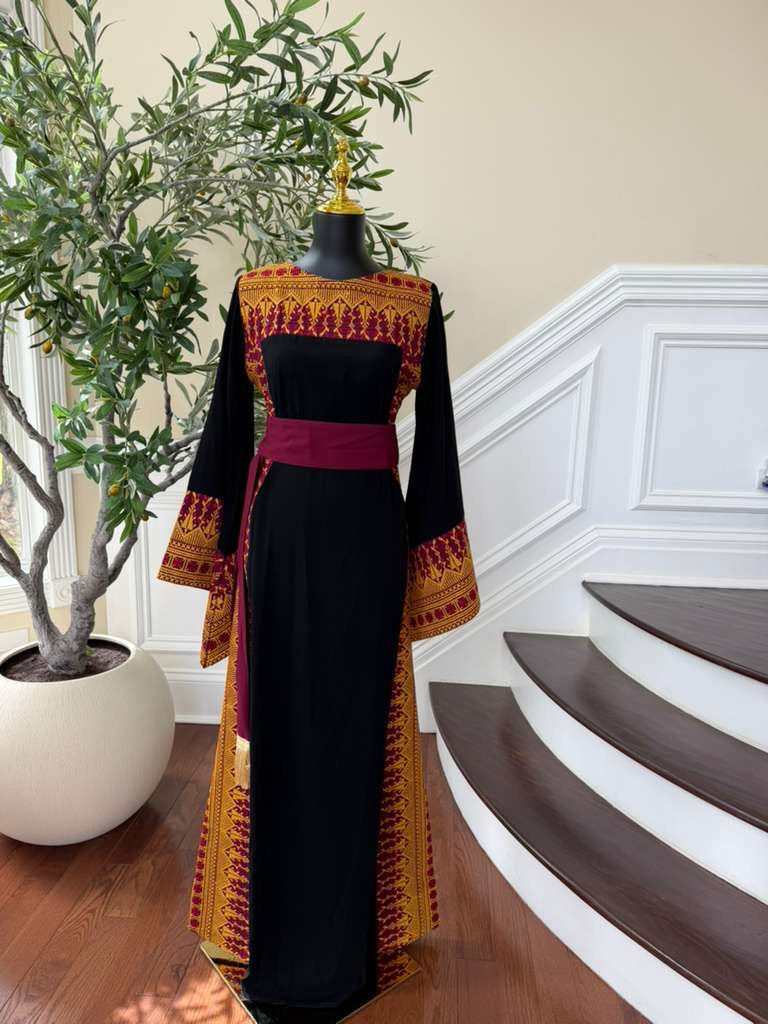Black Embroidery Tatreez Elegance Thobe