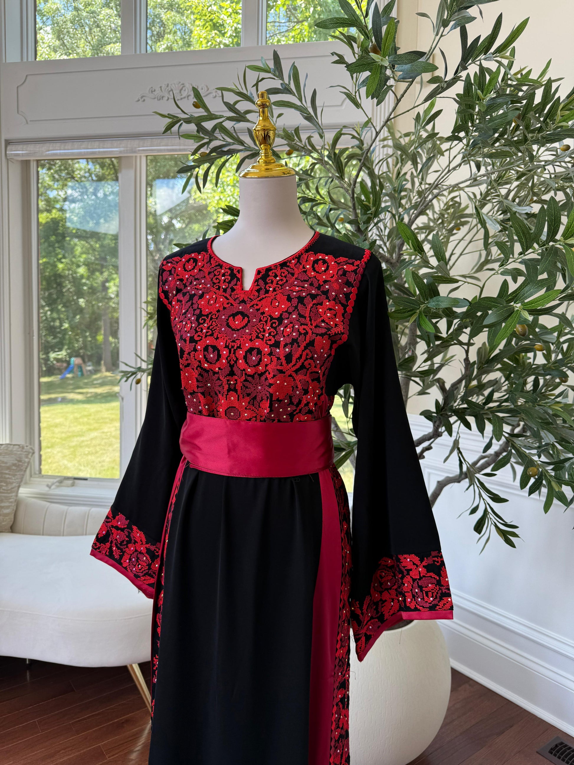 Red Tatreez Embroidery Thobe