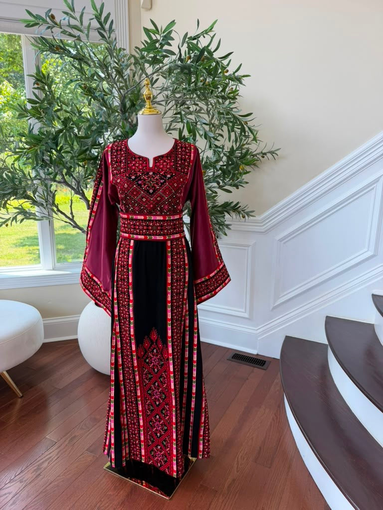 Black Embroidery Tatreez Thobe