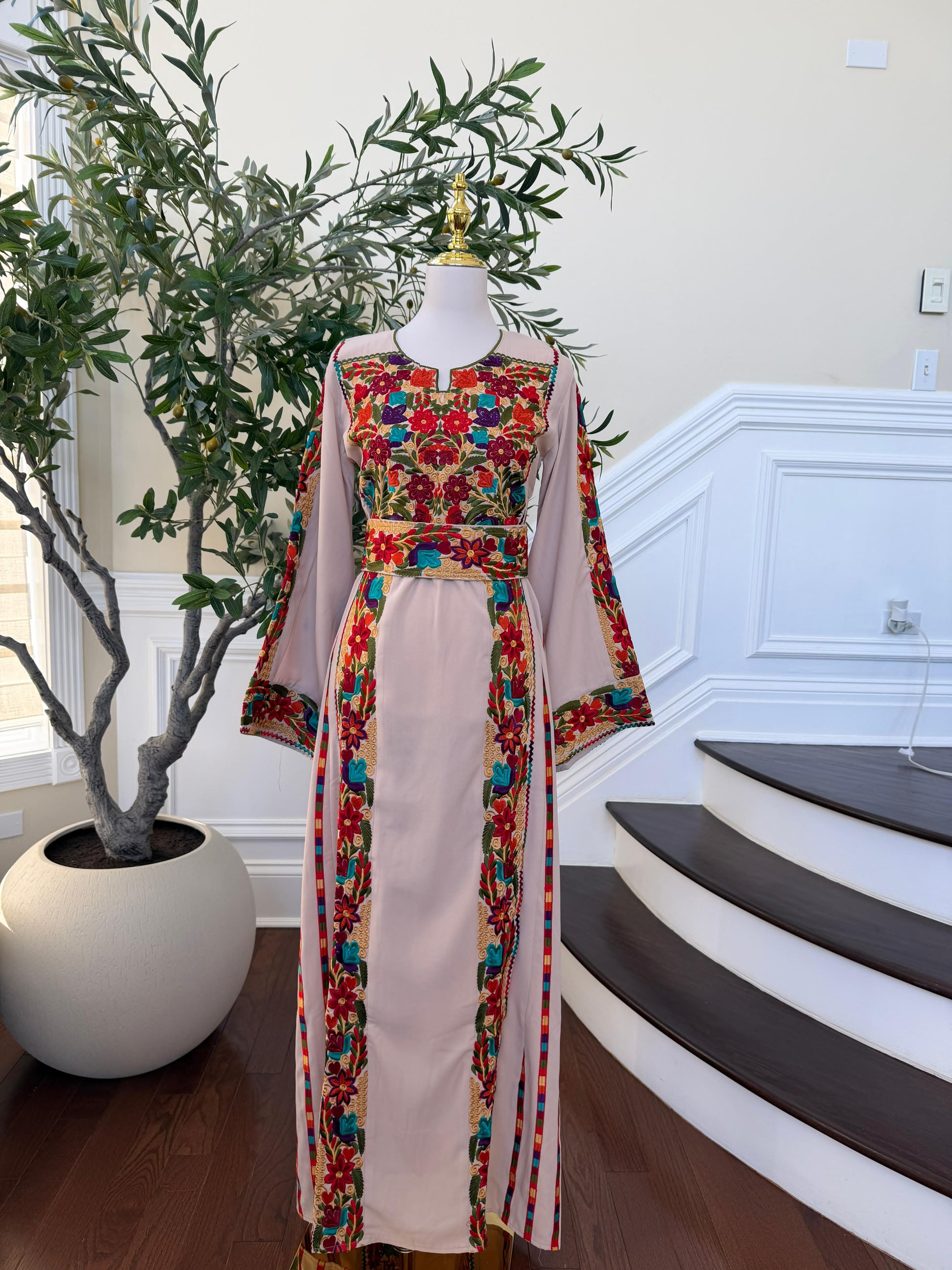 Cream Embroidery Tatreez Elegance Thobe