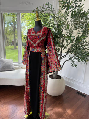 Elegant Black Tatreez Thobe / A