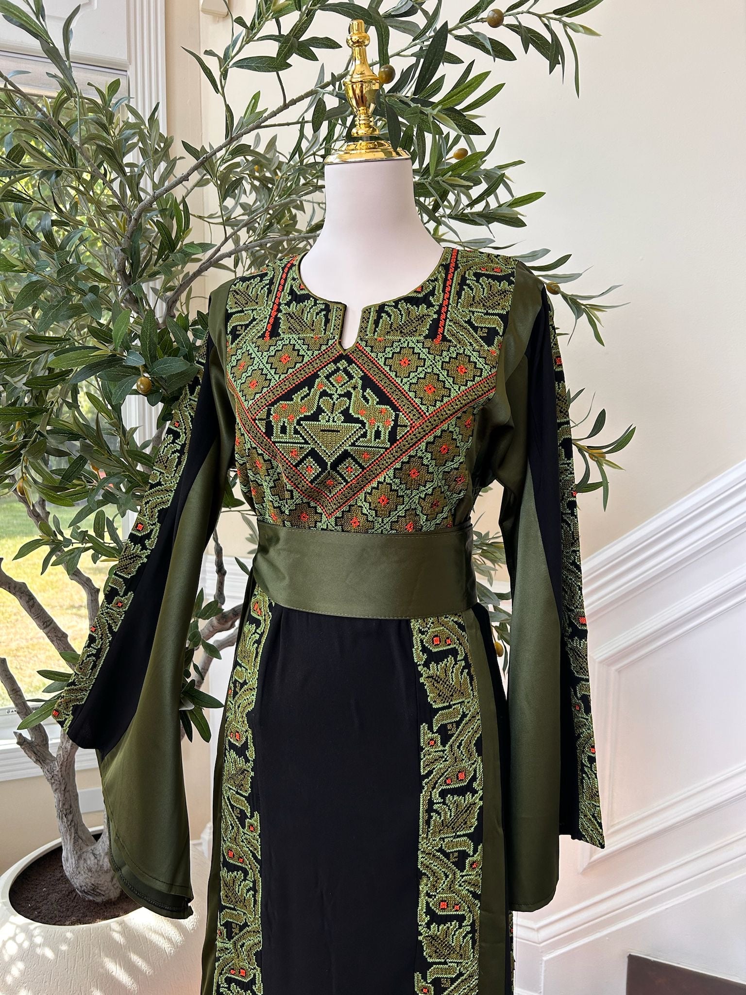 Black Embroidery Tatreez Green Thobe