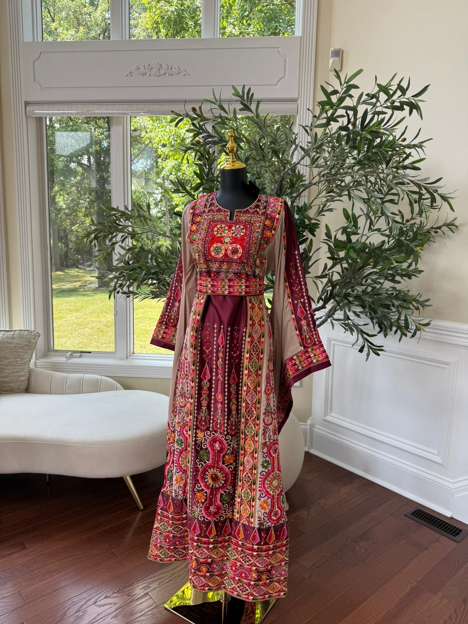 Burgundy Tatreez Thobe /A
