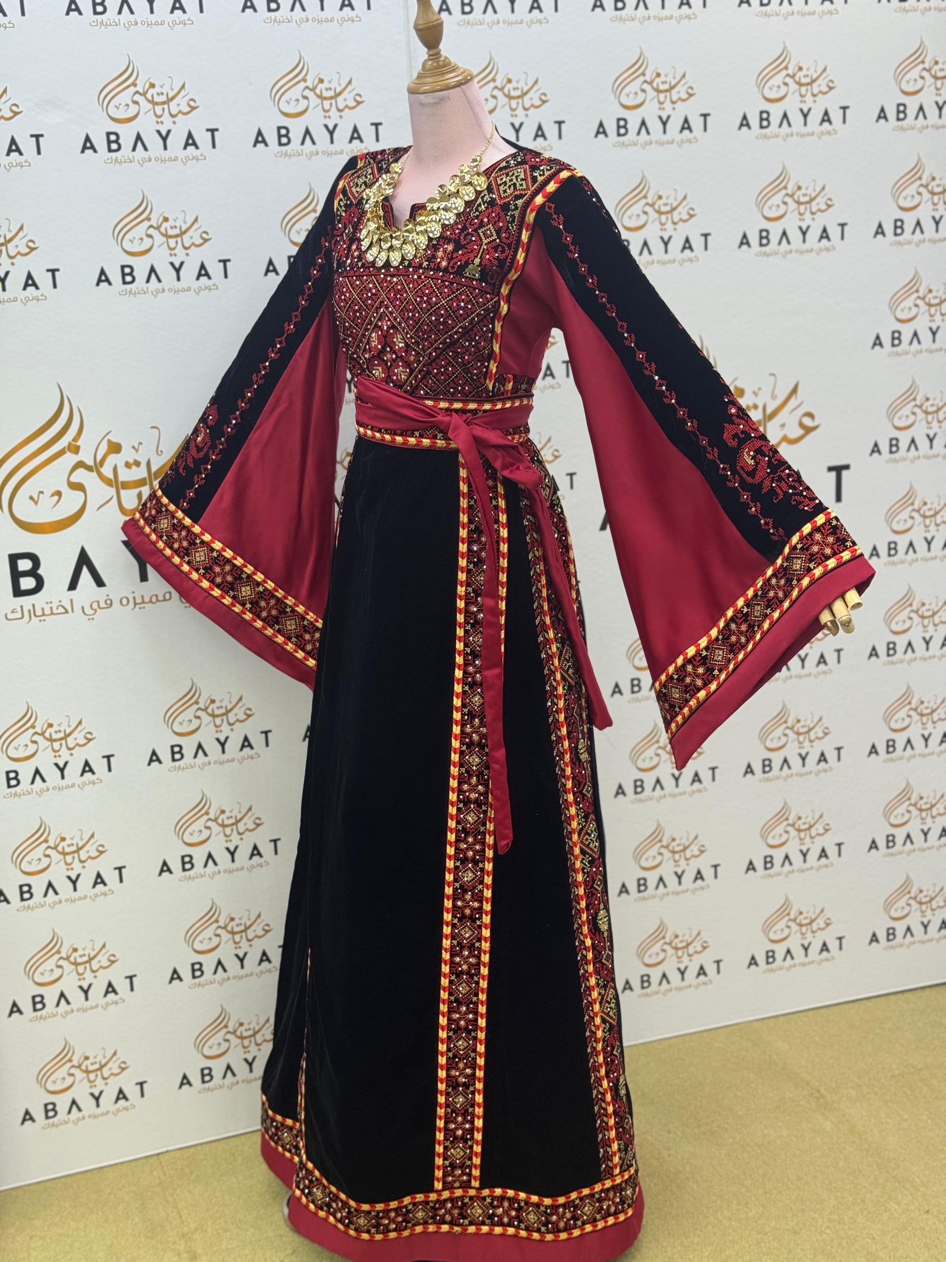 Luxury Black Velvet Thobe – Burgundy Sleeves & Gold Tatreez Design