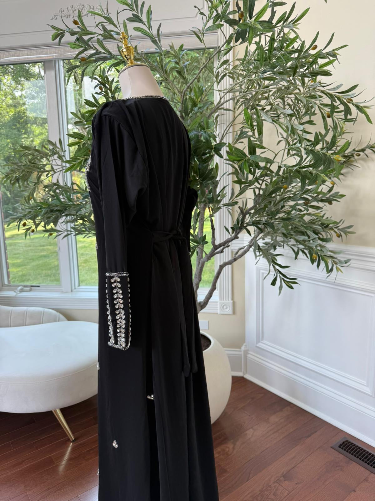 Black Luxe – Crystal-Adorned Kaftan with Sleeve Detail