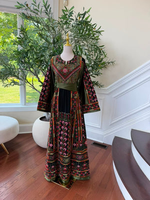 Black Elegance Tatreez Thobe