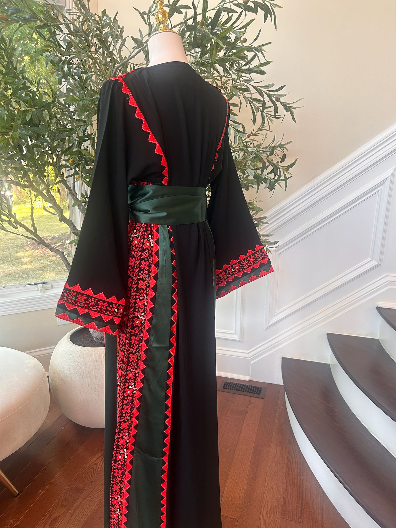 Black Embroidery Tatreez Red Detail Thobe