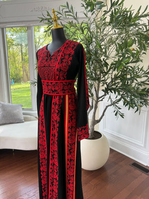 Elegant Red Tatreez Thobe / A
