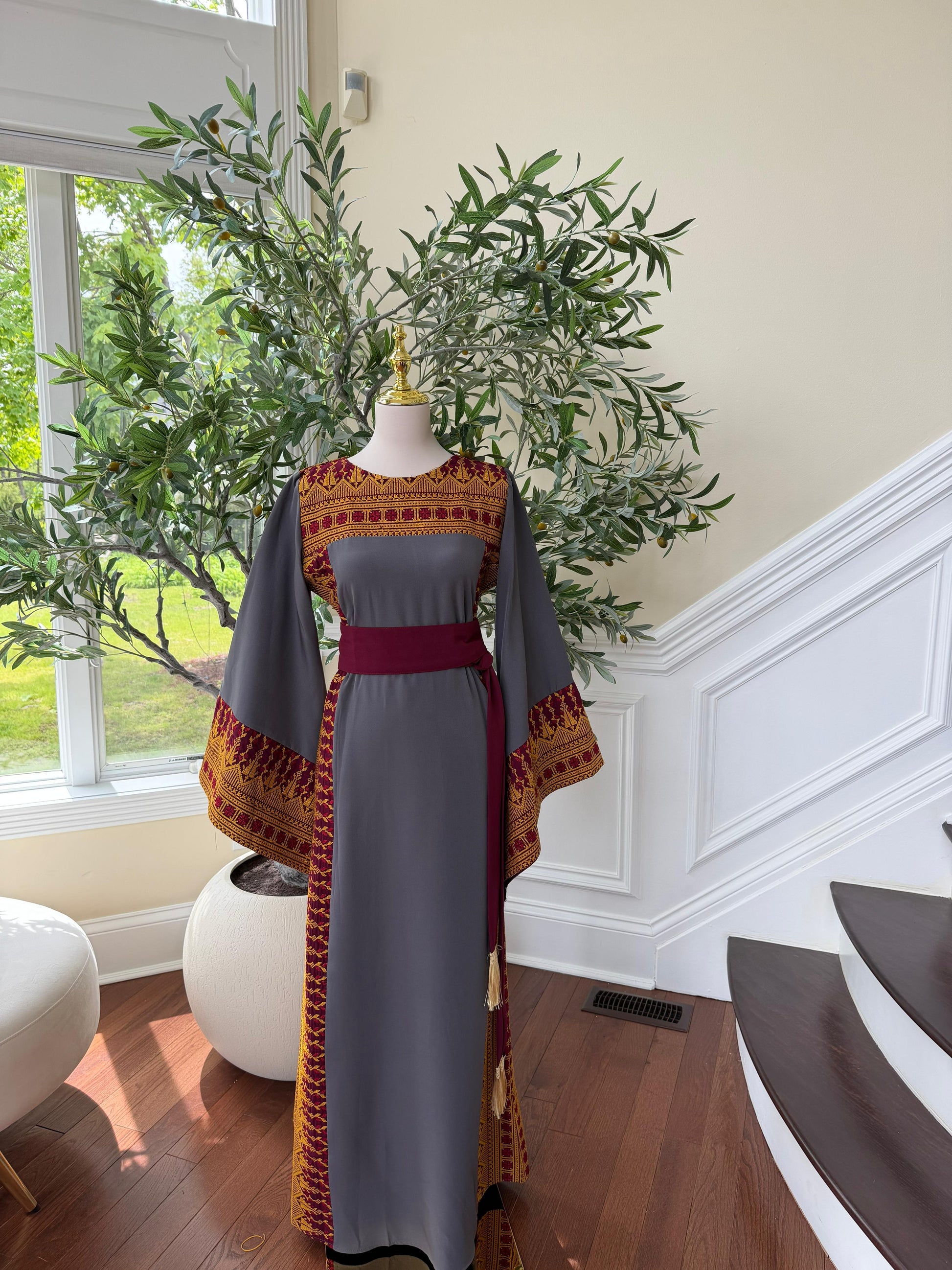 Grey Traditional Tatreez Embroidery Thobe