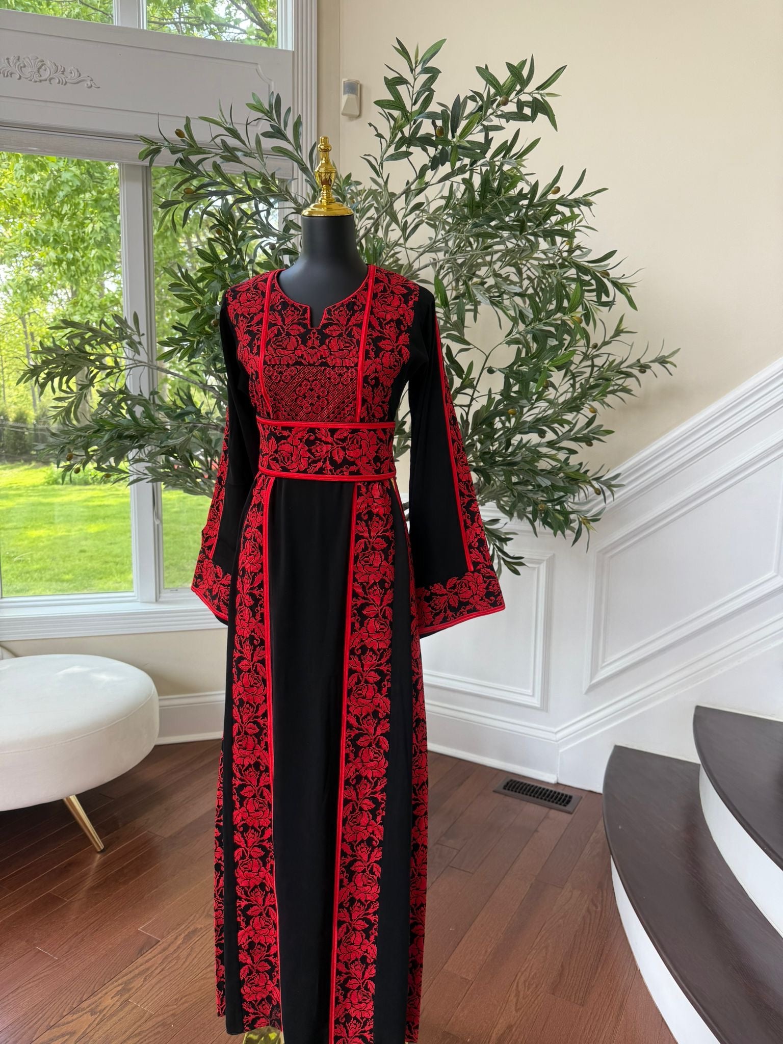 Elegant Red Tatreez Thobe / A