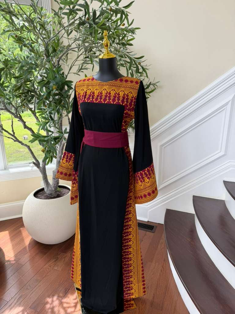 Black Embroidery Tatreez Elegance Thobe