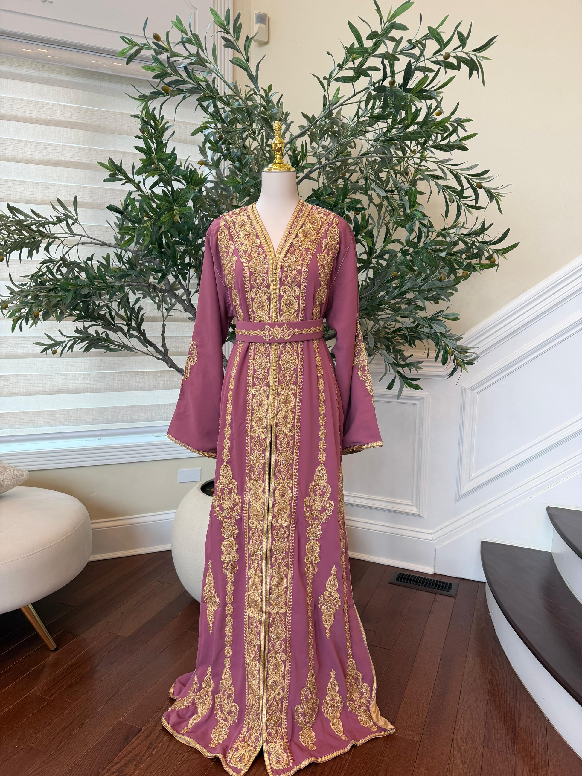 Pink Kuftan with Intricate Golden Embroidery Detail