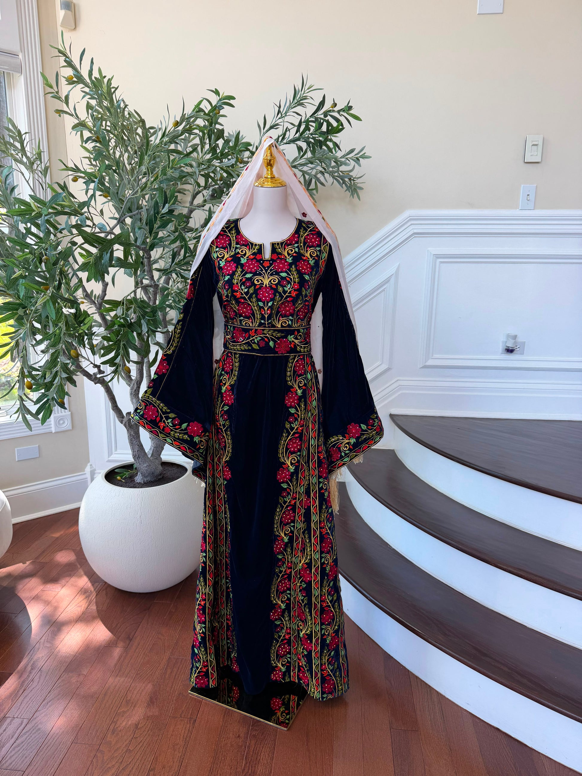 Velvet Blue Floral Embroidered Tatreez Thobe