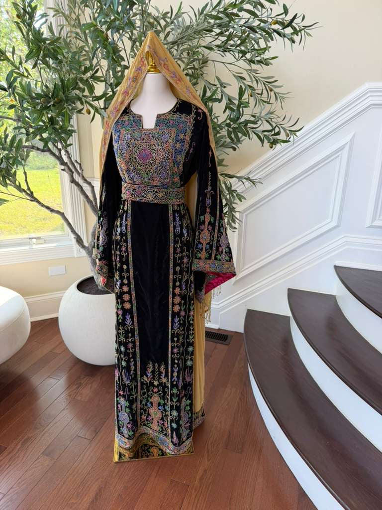 Black Beaded Stone Elegance Thobe