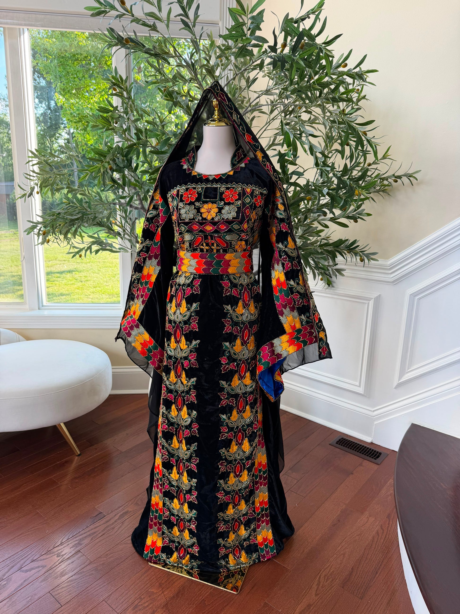 Black Beaded Stone Elegance Thobe