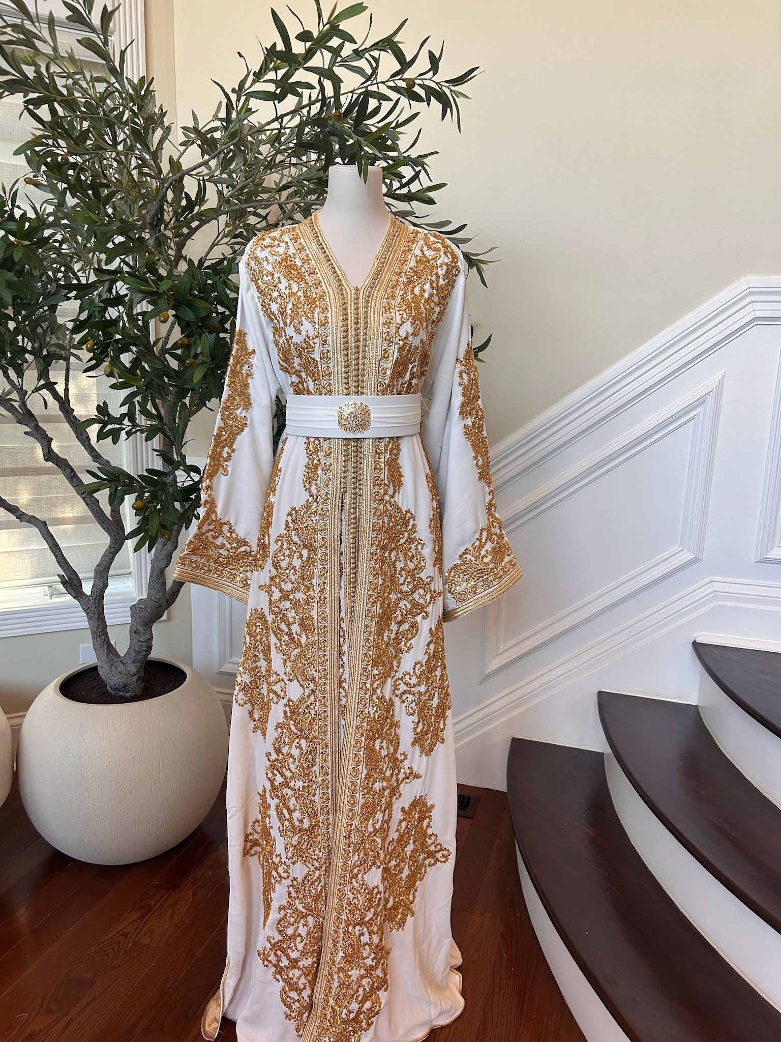 Golden White Detail Kuftan