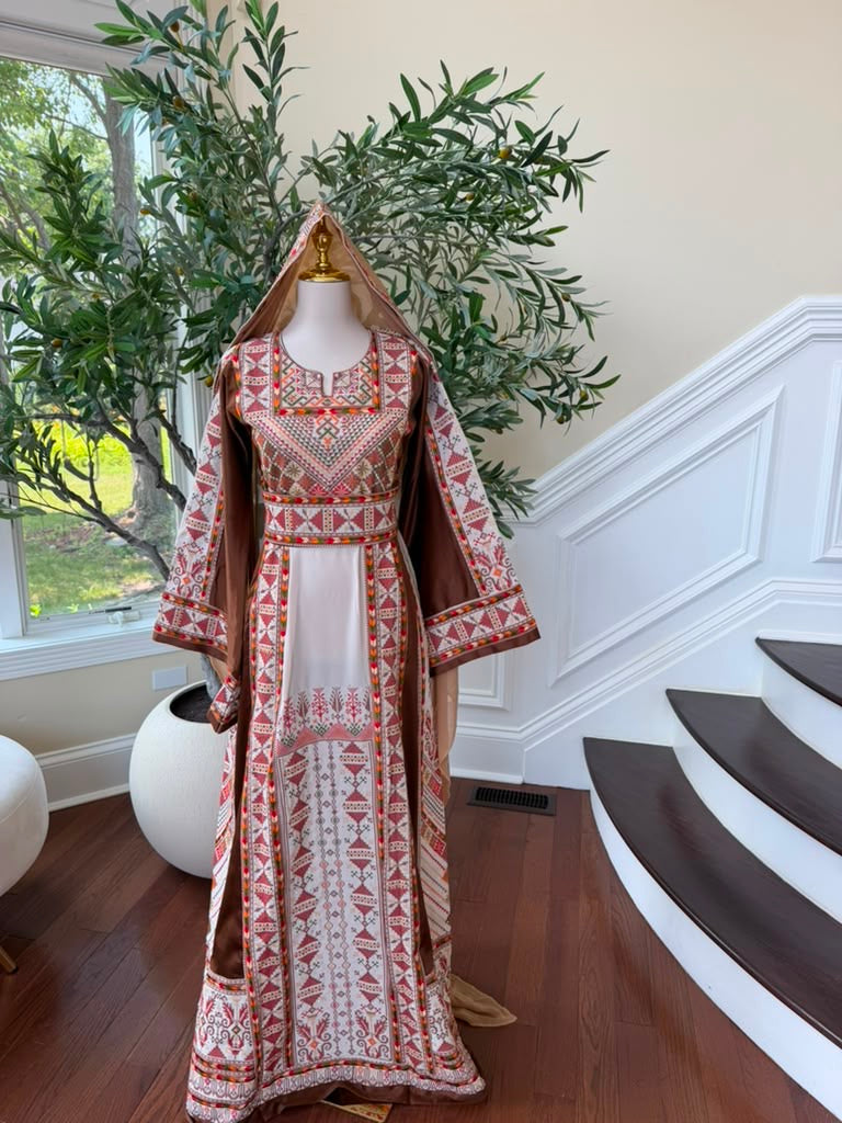 Traditional Elegance Embroidery Thobe