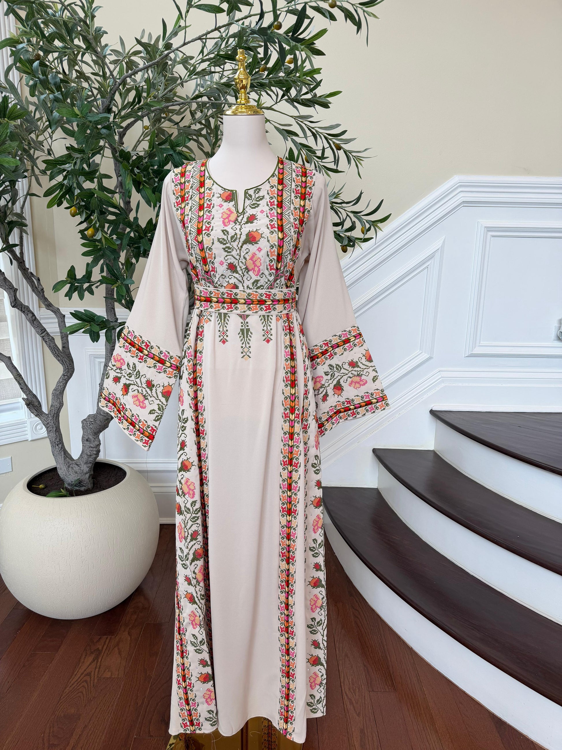 Cream Embroidery Tatreez Thobe