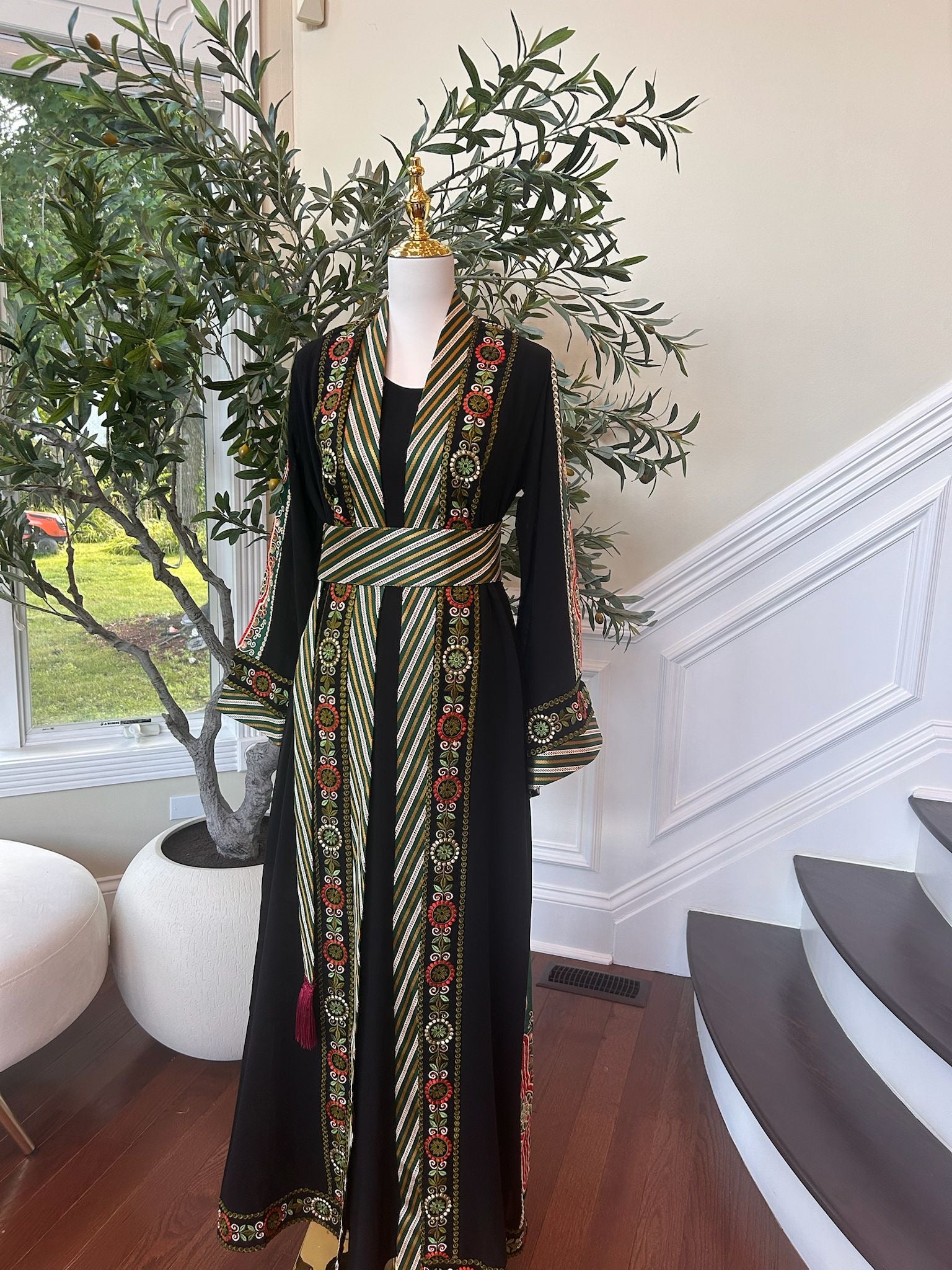 Traditional Green Embroidery Thobe