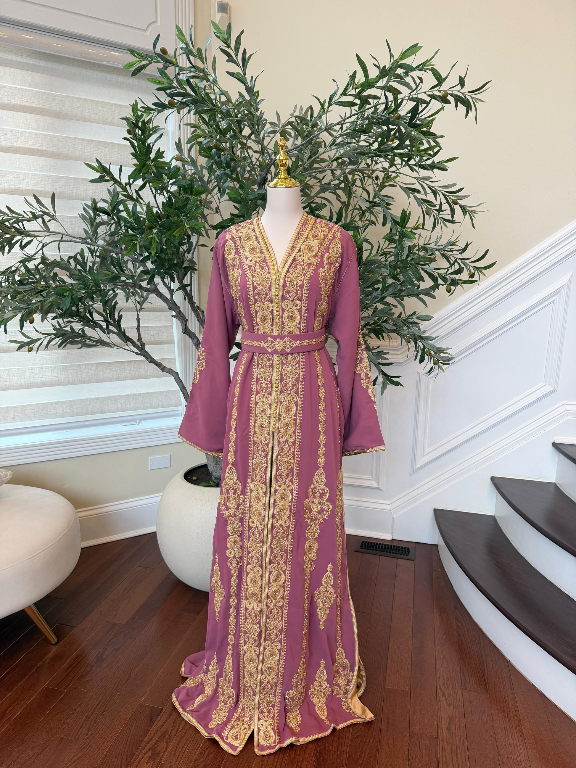 Pink Kuftan with Intricate Golden Embroidery Detail