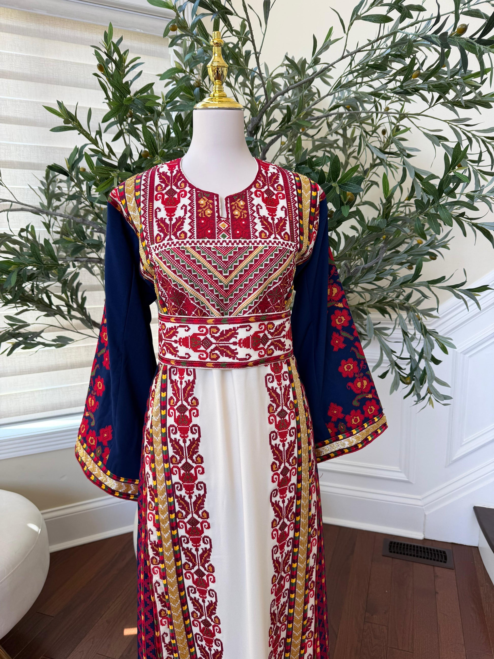 White Embroidery Tatreez Red Sabal Kharaz Thobe