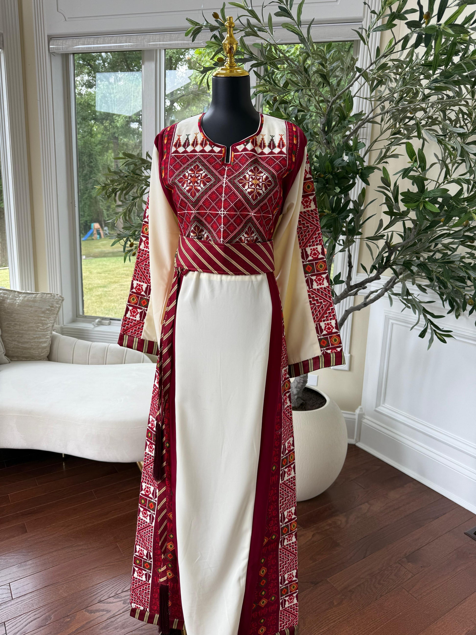 Embroidery Red Tatreez Off White Thobe