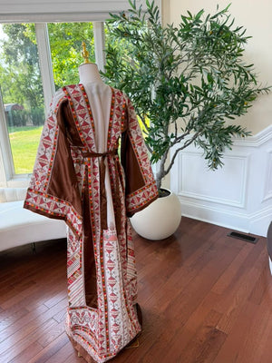 Traditional Elegance Embroidery Thobe