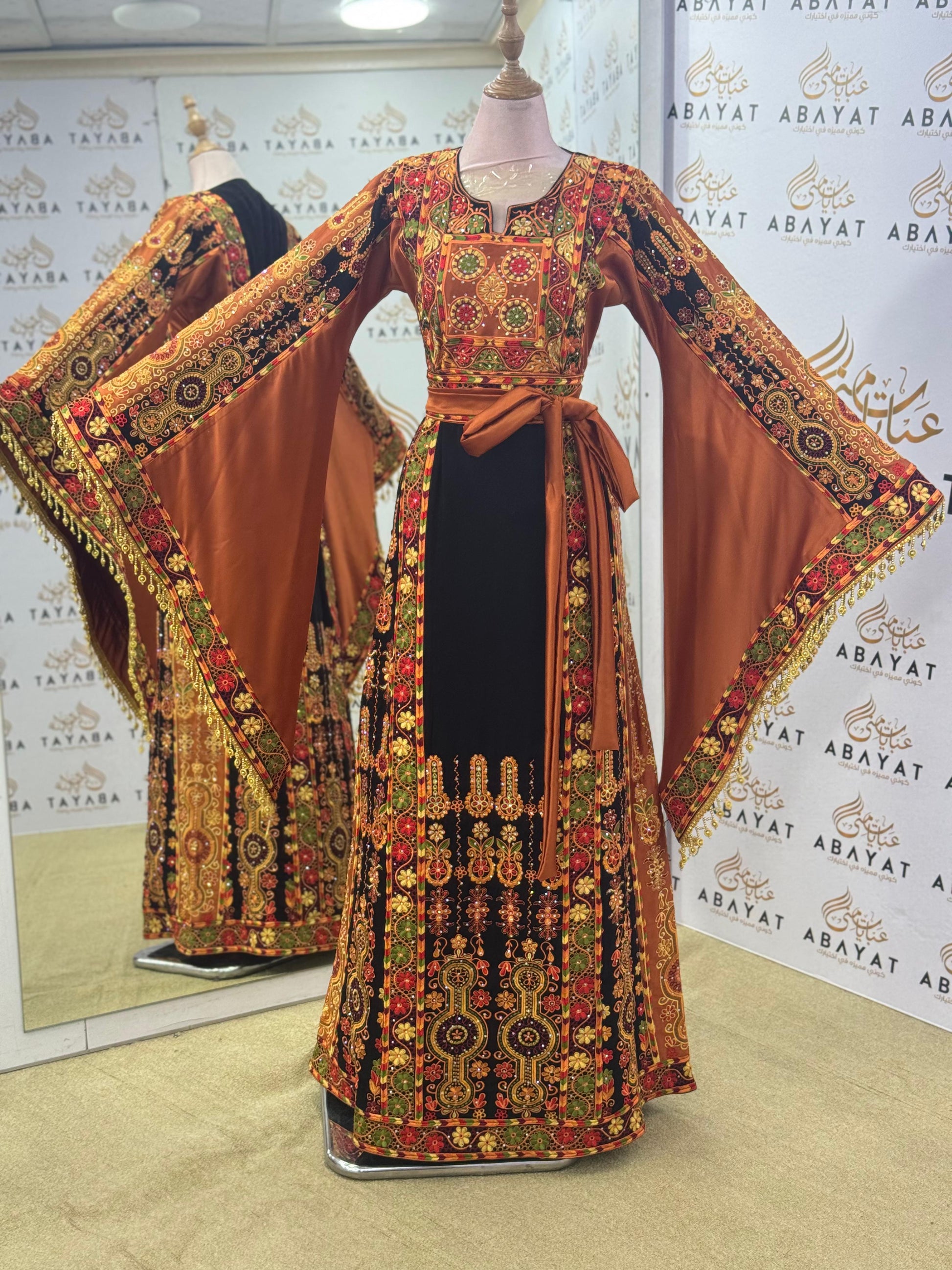 Traditional Palestinian Tatreez Thobe – Black/Brown