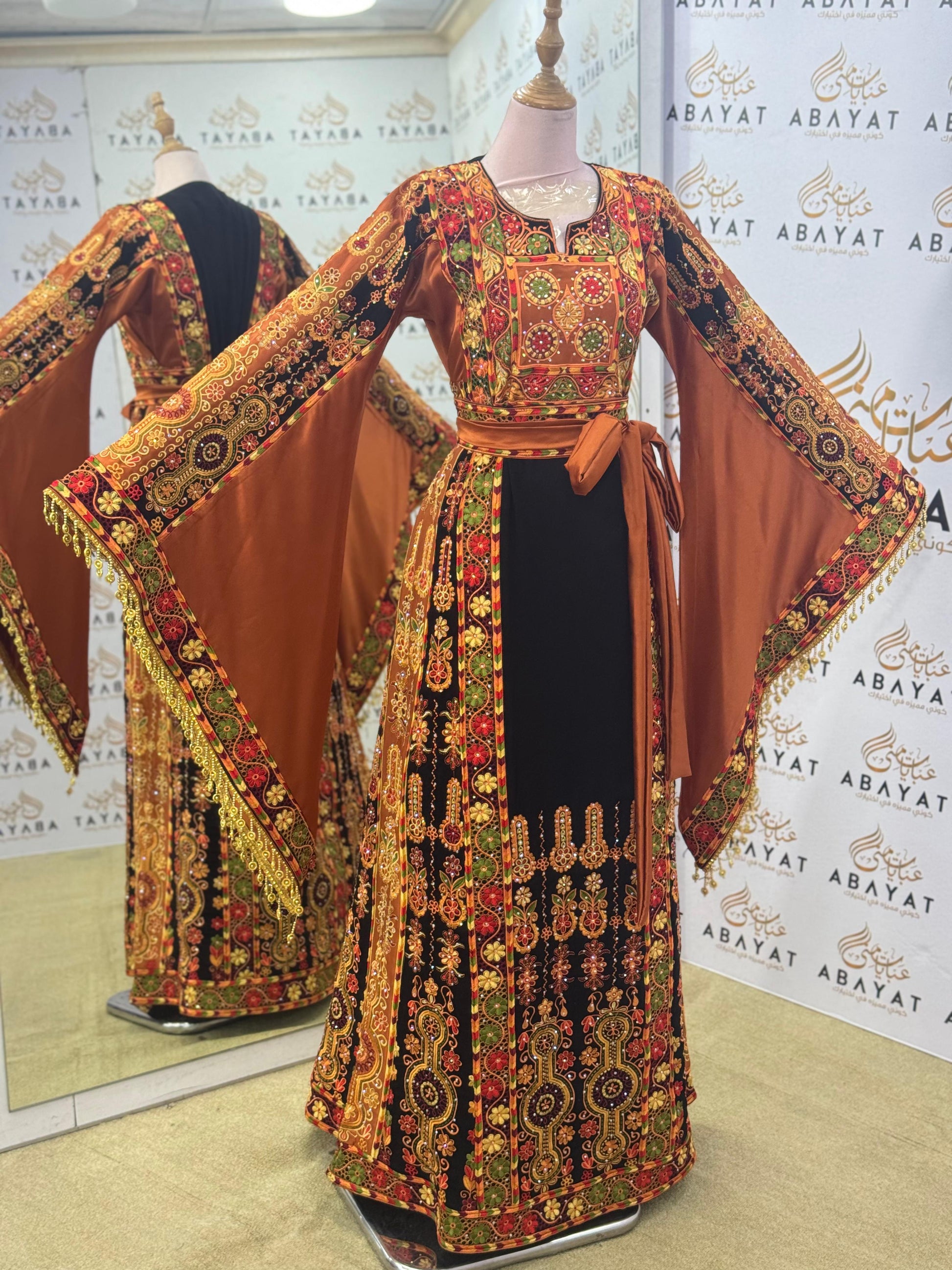 Traditional Palestinian Tatreez Thobe – Black/Brown
