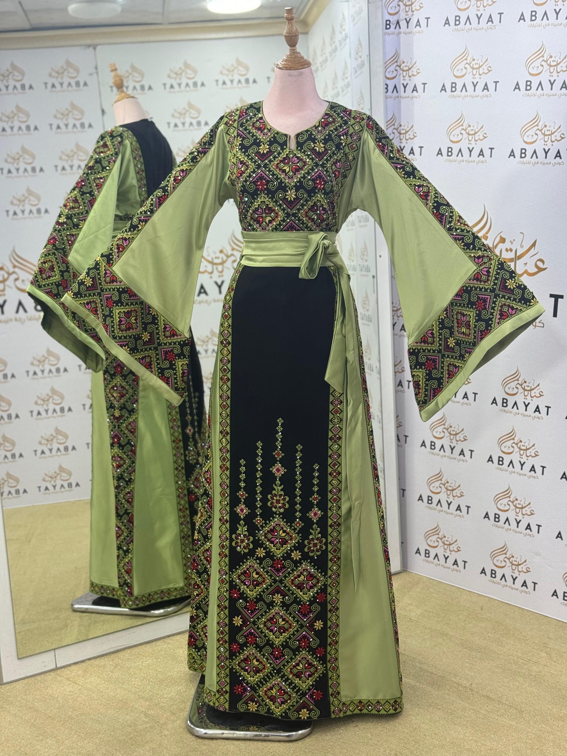 Elegant Palestinian Embroidered Thobe – Olive & Black