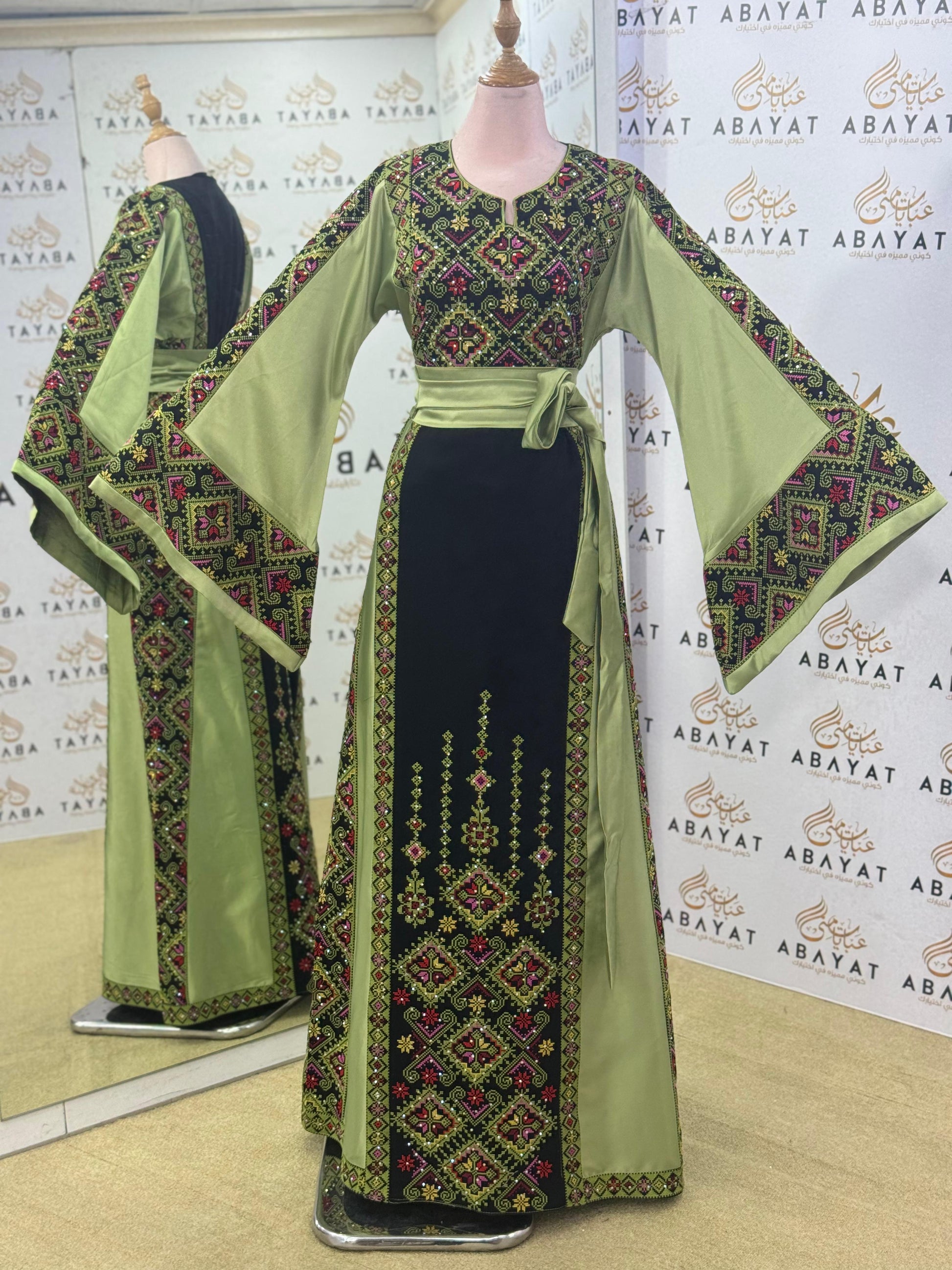 Elegant Palestinian Embroidered Thobe – Olive & Black