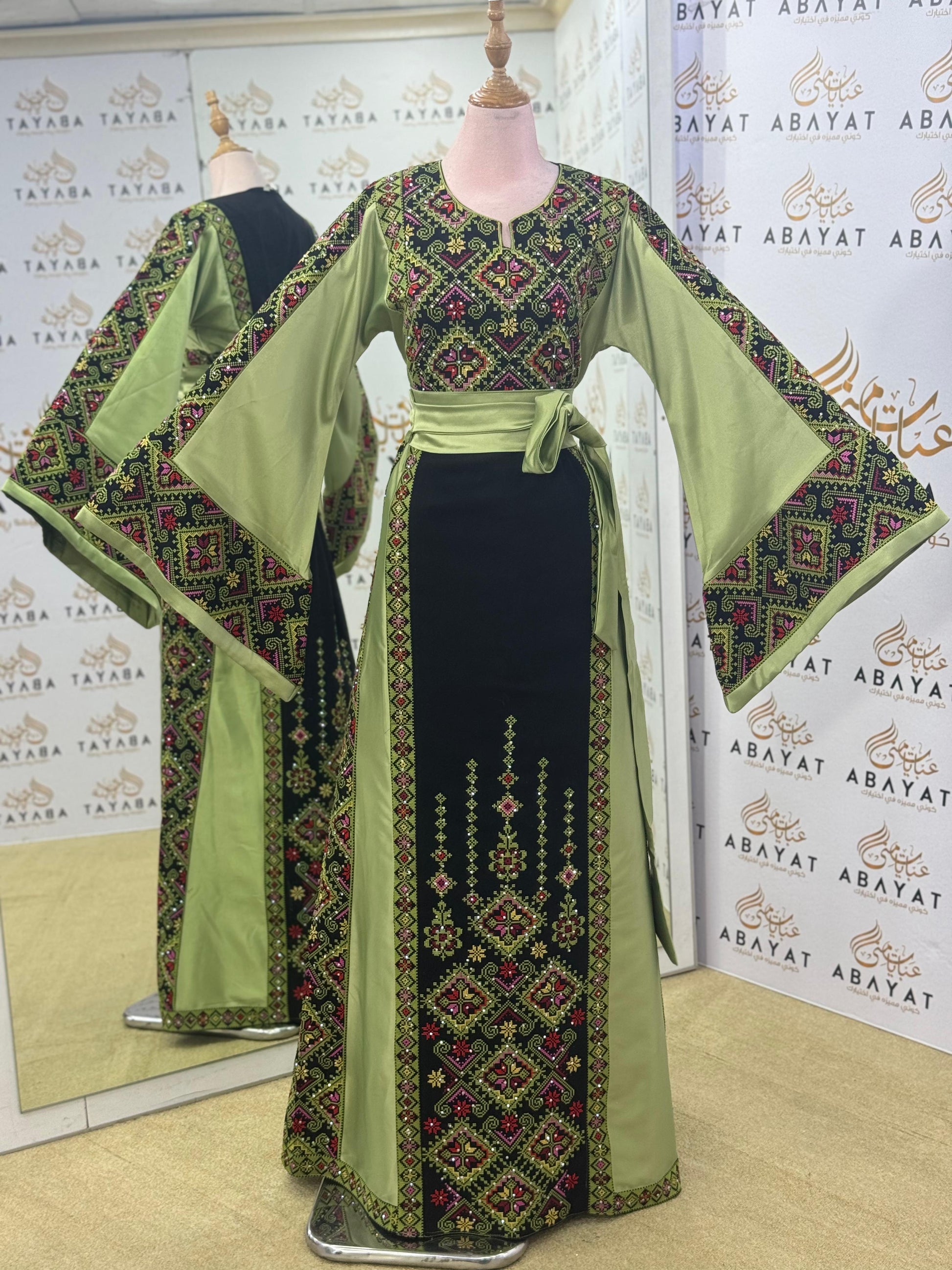 Elegant Palestinian Embroidered Thobe – Olive & Black