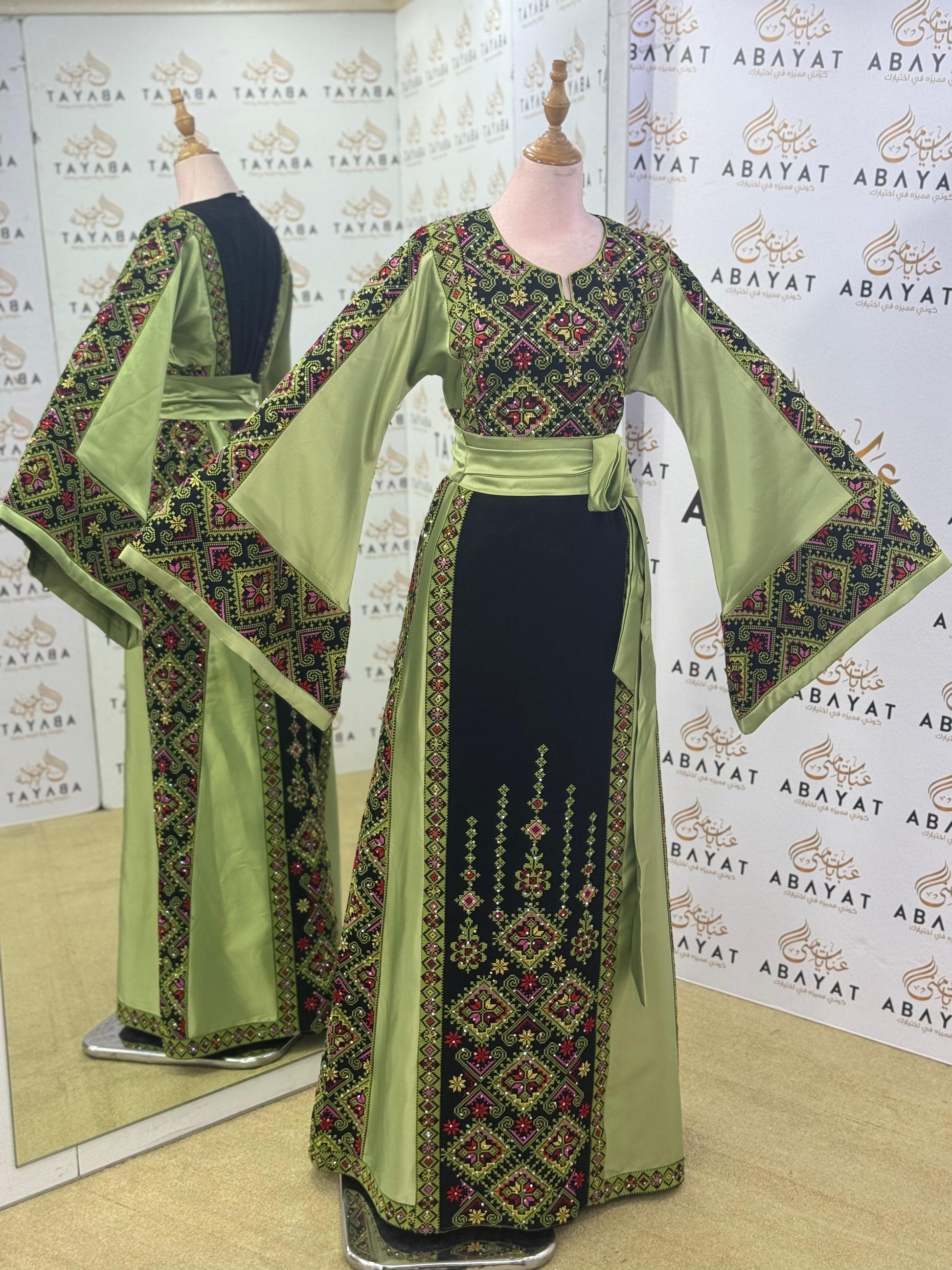 Elegant Palestinian Embroidered Thobe – Olive & Black