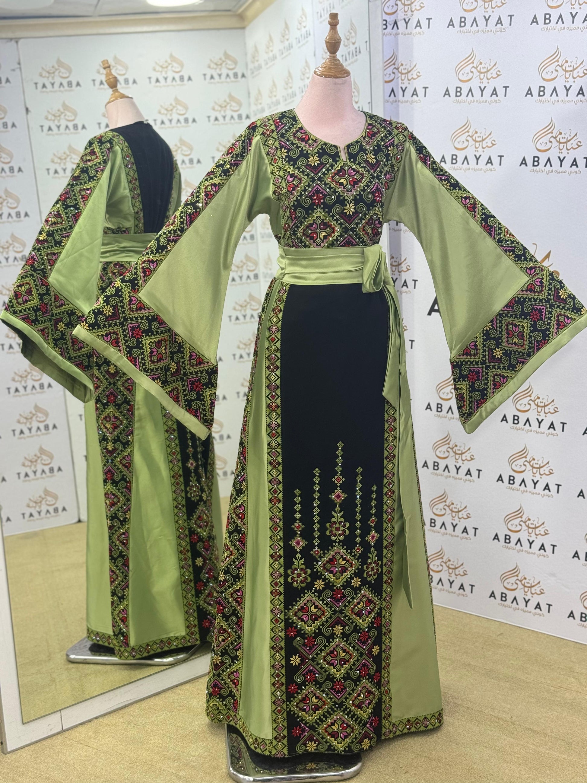 Elegant Palestinian Embroidered Thobe – Olive & Black