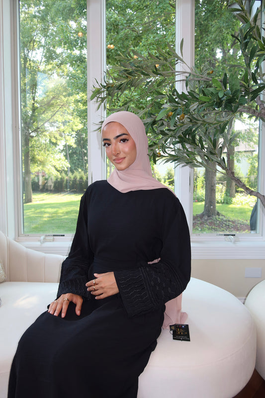 Black Kuffieya Sleeve Abaya