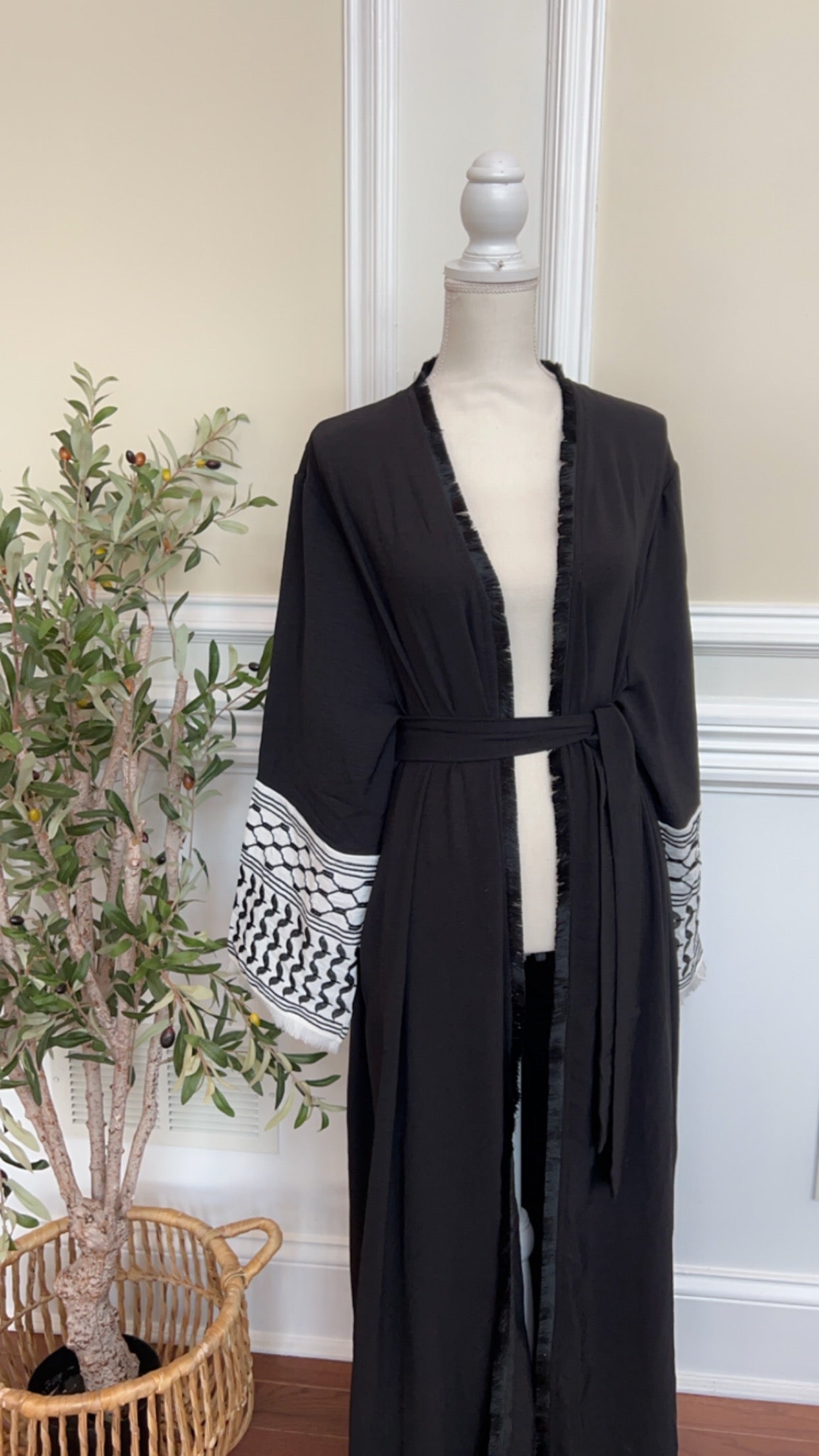 Open Abaya with Keffiyeh-inspired Design #123653