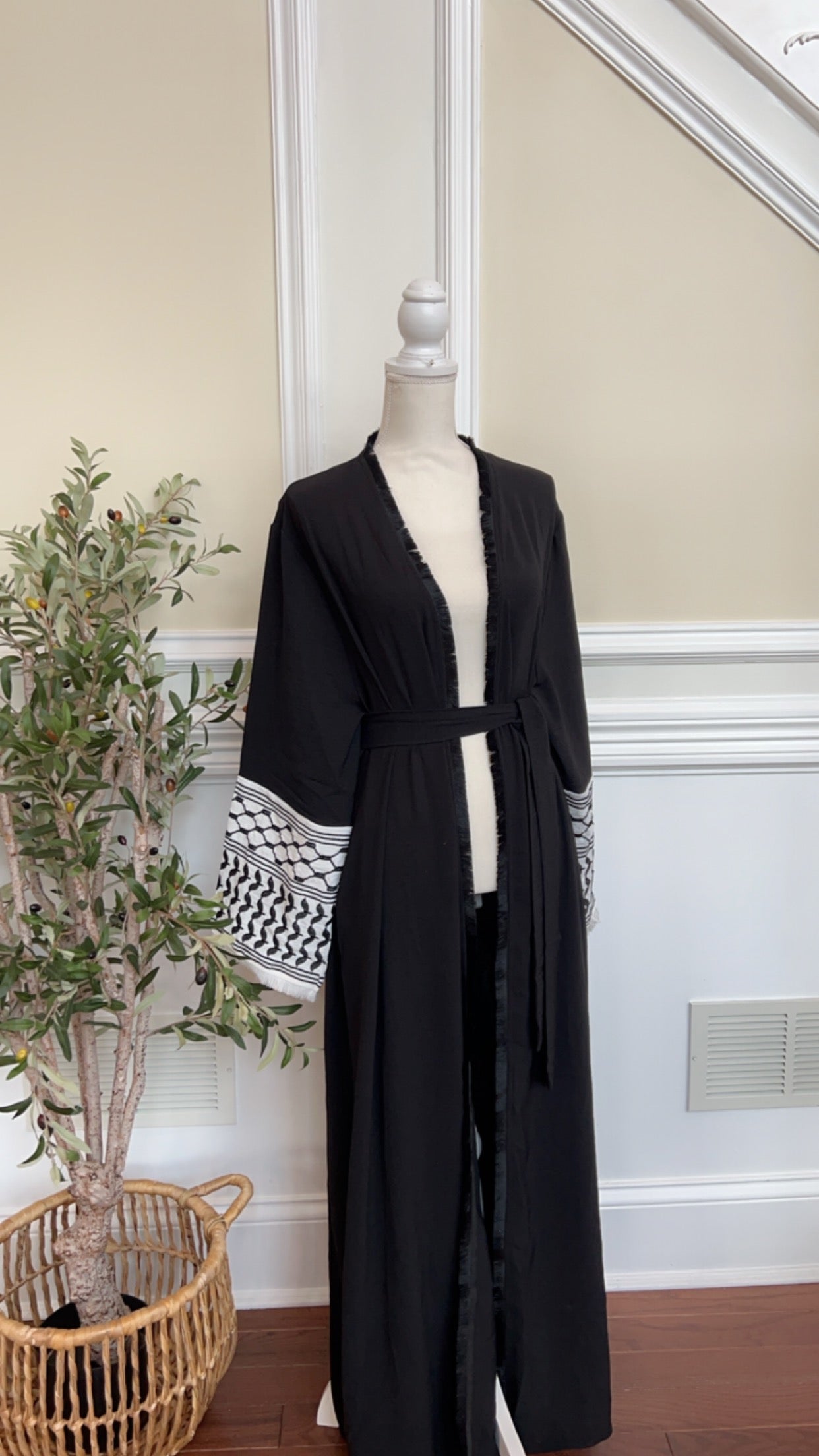 Open Abaya with Keffiyeh-inspired Design #123653