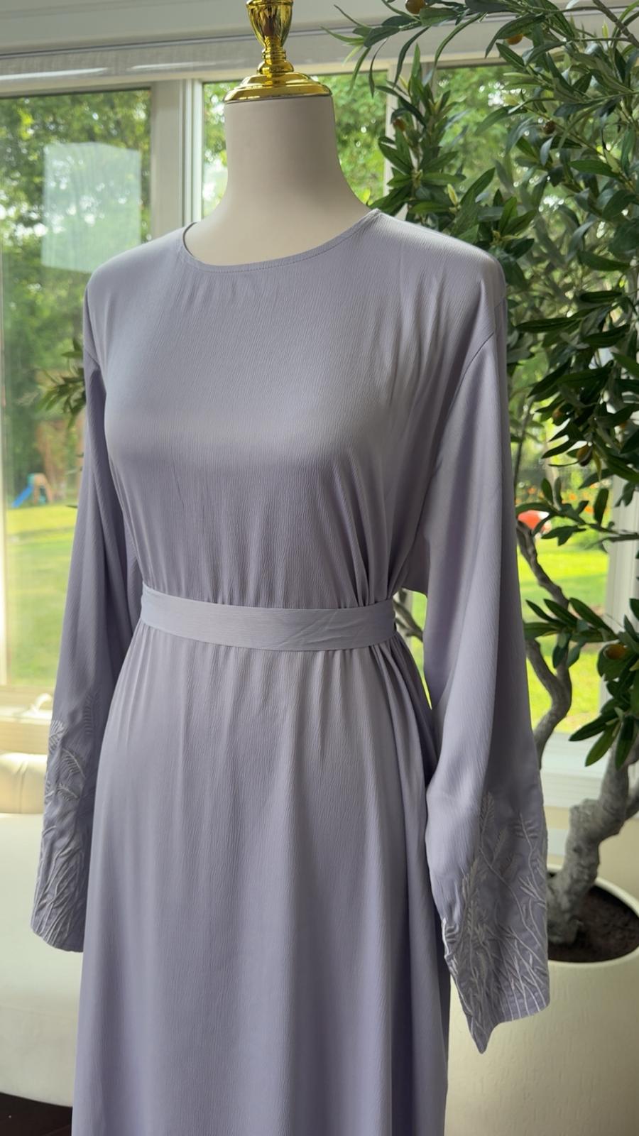 Grey Floral Sleeve Essence Abaya