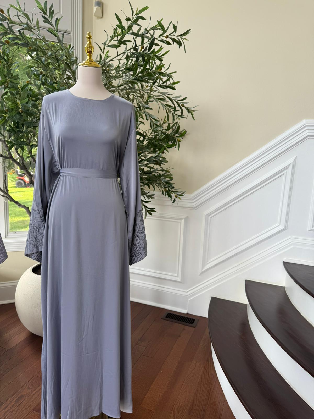 Grey Floral Sleeve Essence Abaya