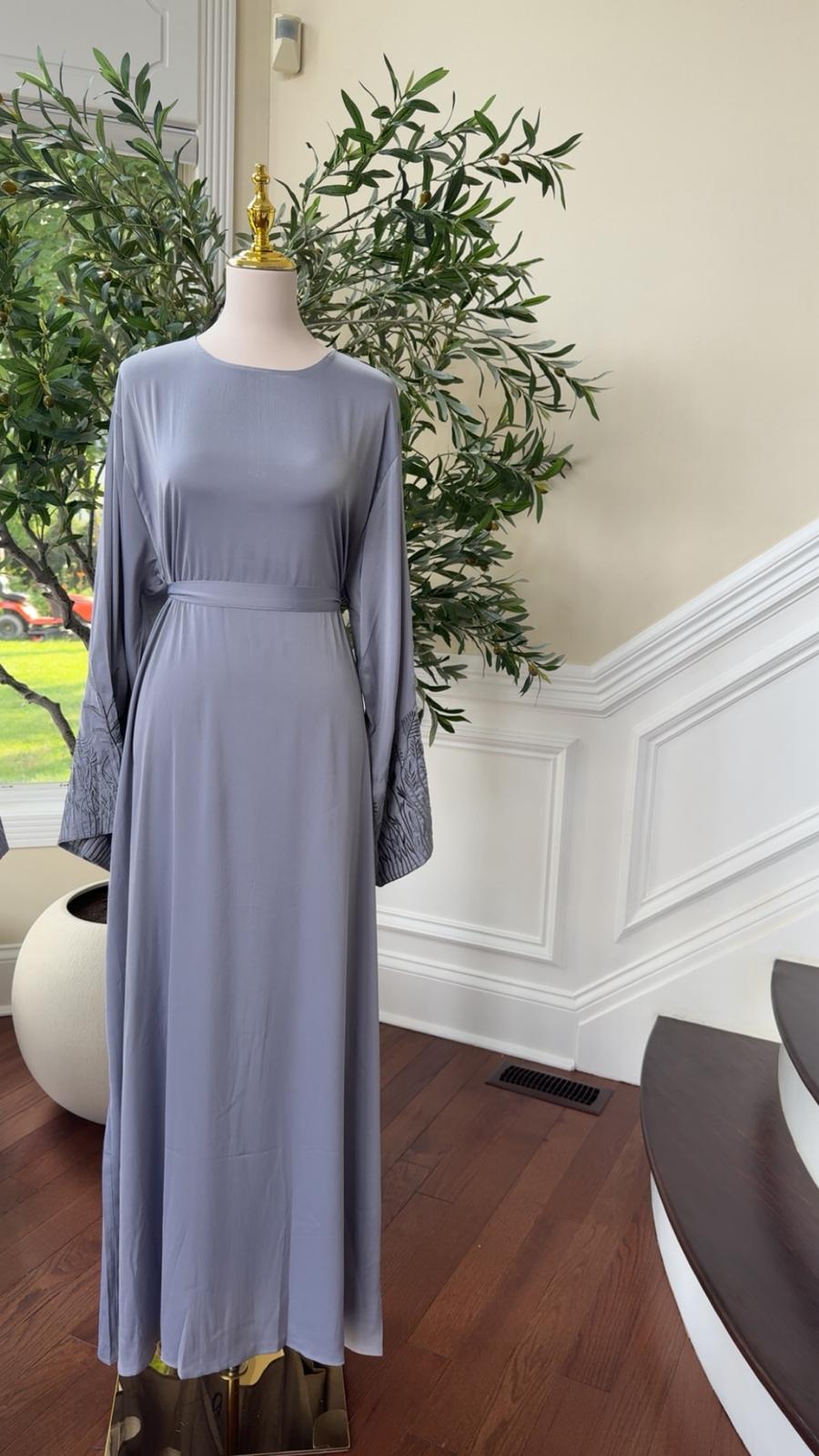 Grey Floral Sleeve Essence Abaya