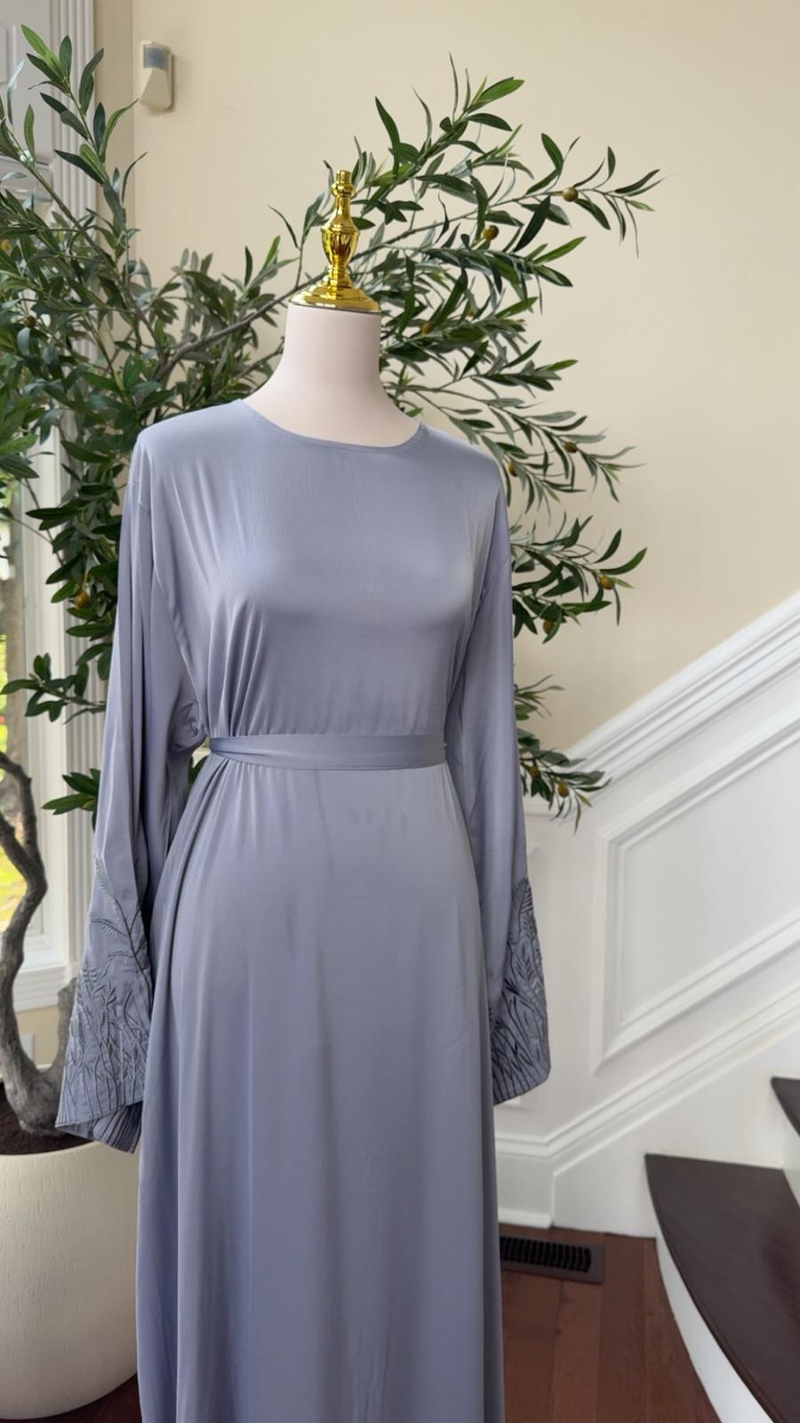 Grey Floral Sleeve Essence Abaya
