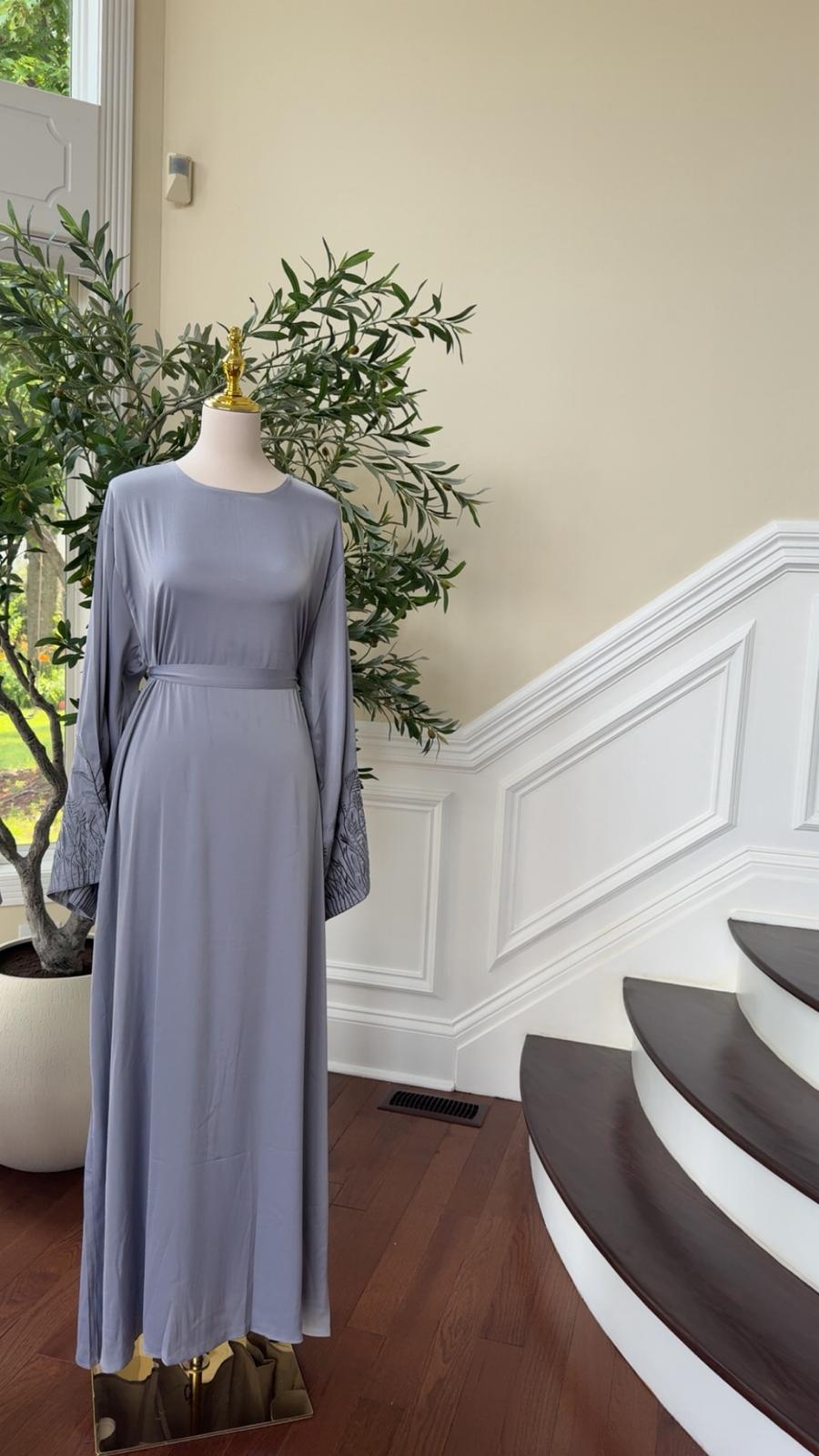 Grey Floral Sleeve Essence Abaya